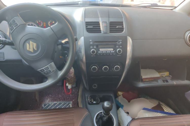 Used Suzuki SX4 2013 1.6L Manual CoolRide Model Center Console