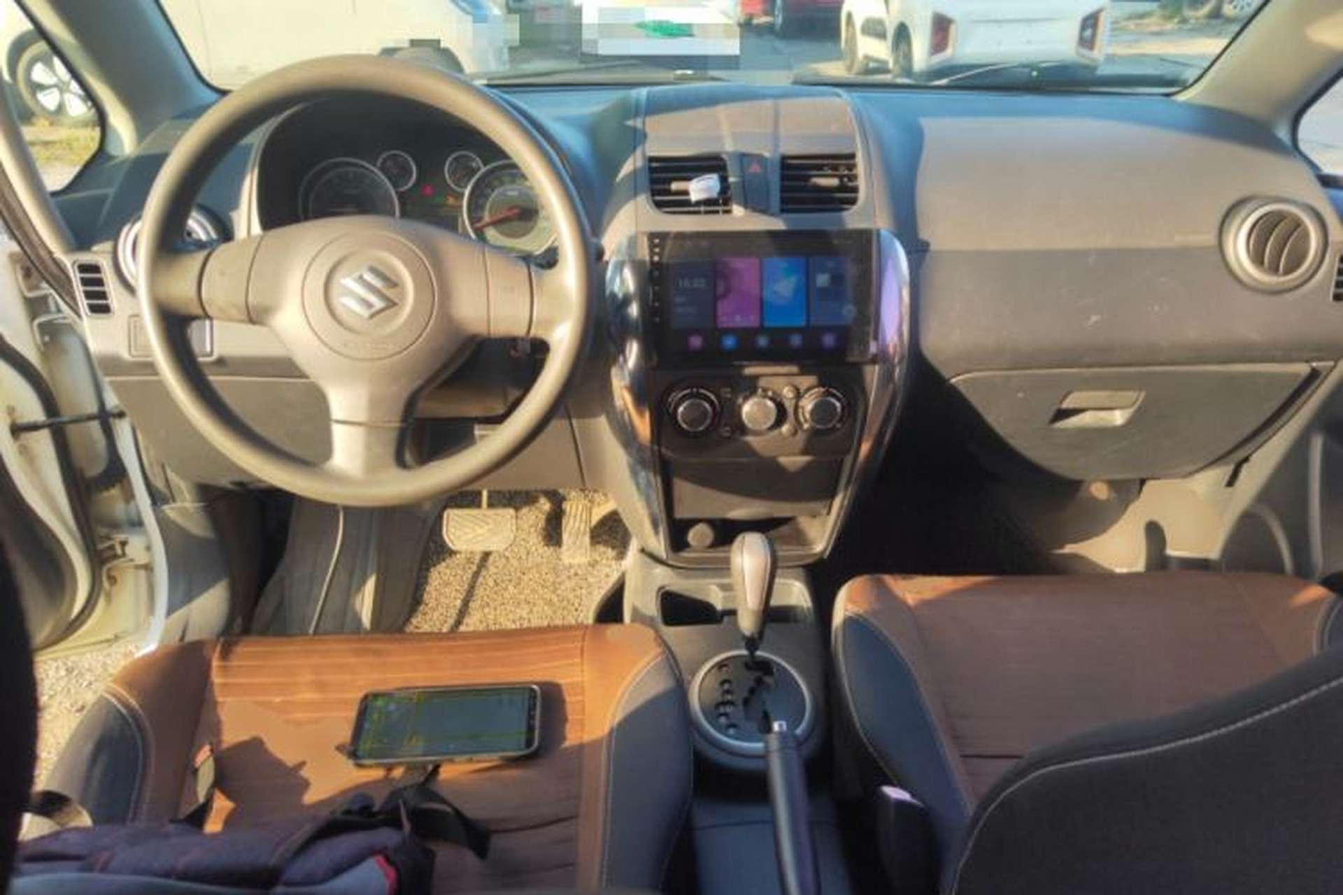 Used Suzuki SX4 2013 1.6L Automatic CoolRide Model Center Console