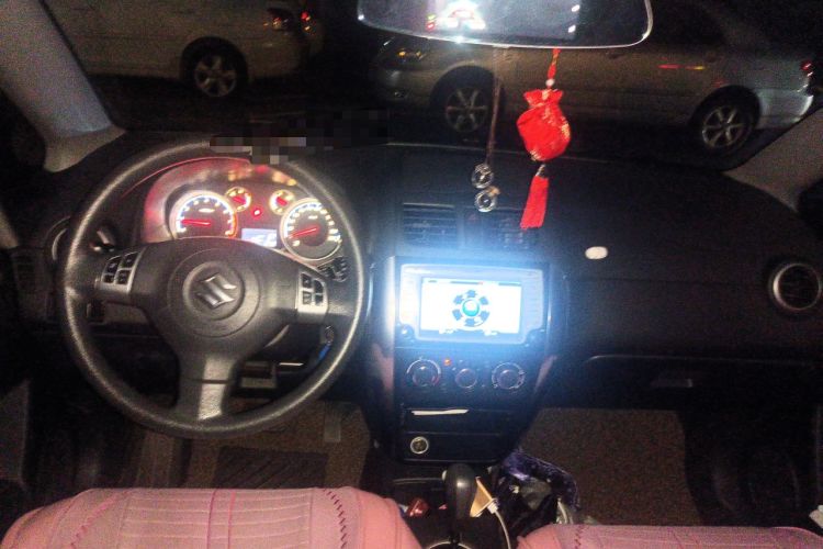 Used Suzuki SX4 2013 1.6L Automatic CoolRide Model Center Console