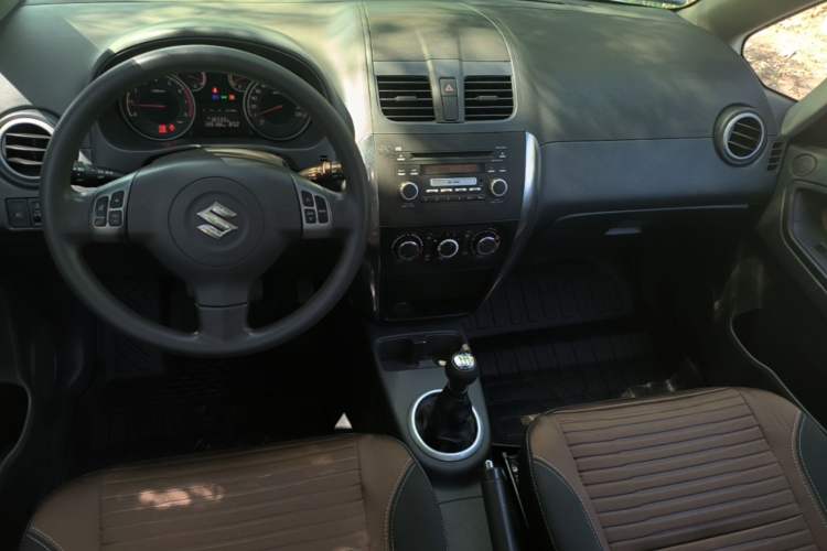 Used Suzuki SX4 2013 1.6L Manual CoolRide Model Center Console