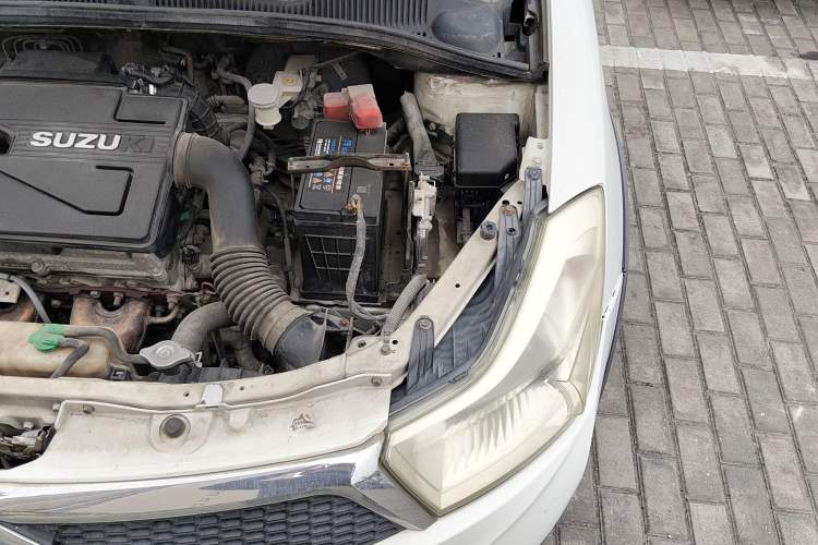 Used Suzuki SX4 2013 1.6L Automatic CoolRide Model Engine Bay Left