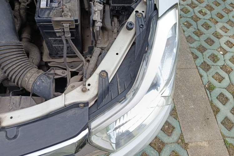 Used Suzuki SX4 2013 1.6L Manual CoolRide Model Engine Bay Left