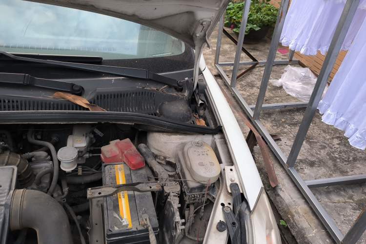 Used Suzuki SX4 2013 1.6L Automatic CoolRide Model Engine Bay Left