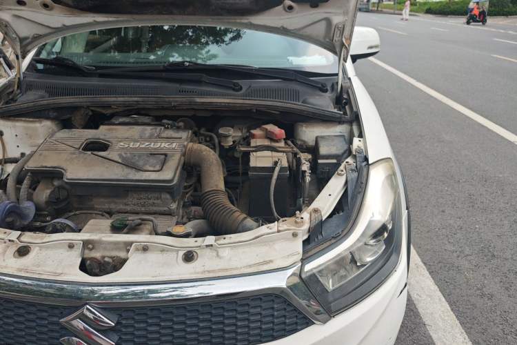 Used Suzuki SX4 2013 Koleos 1.6L Automatic Sport Model Engine Bay Left