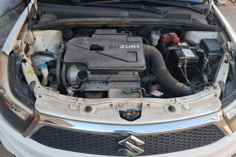 Used Suzuki SX4 2013 Koleos 1.6L Manual Sport Version Engine Bay