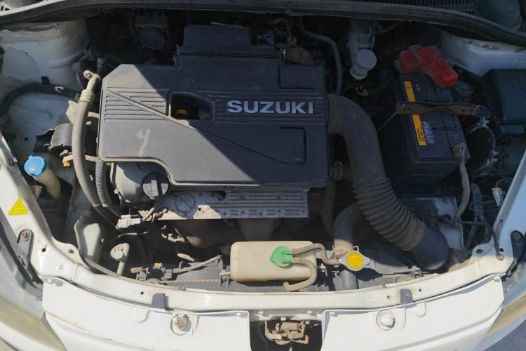Used Suzuki SX4 2013 Koleos 1.6L Manual Sport Version Engine Bay