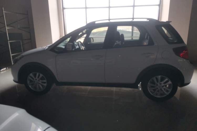 Used Suzuki SX4 2013 1.6L Manual CoolRide Model Exterior 3