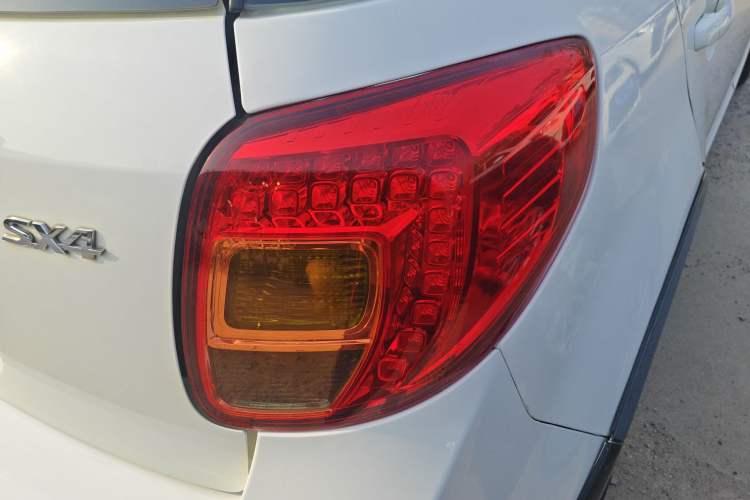 Used Suzuki SX4 2013 1.6L Automatic CoolRide Model Exterior 3