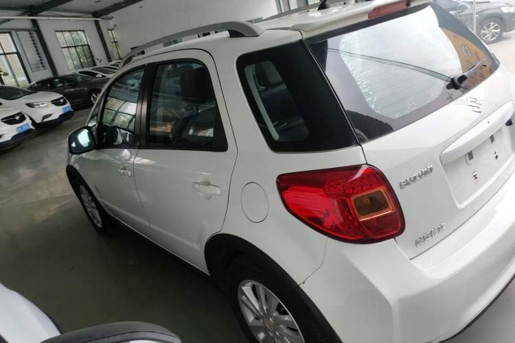 Used Suzuki SX4 2013 1.6L Automatic CoolRide Model Exterior 5