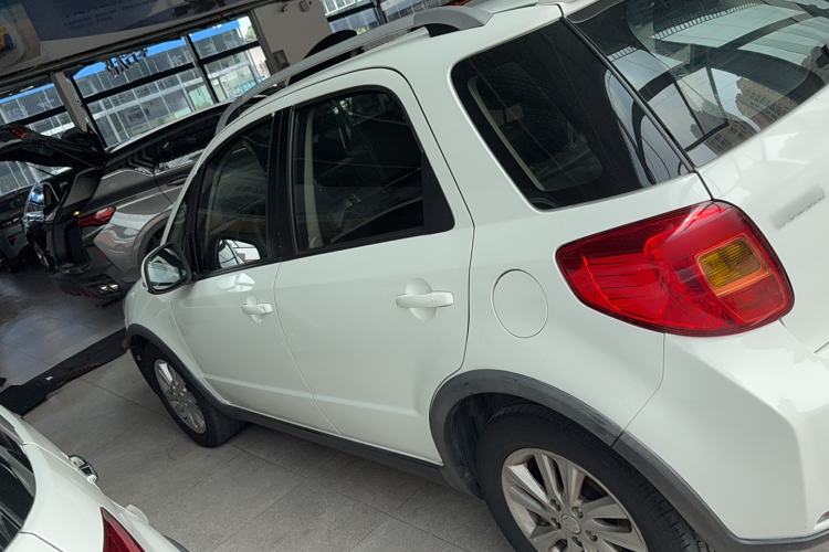 Used Suzuki SX4 2013 1.6L Automatic CoolRide Model Exterior 5