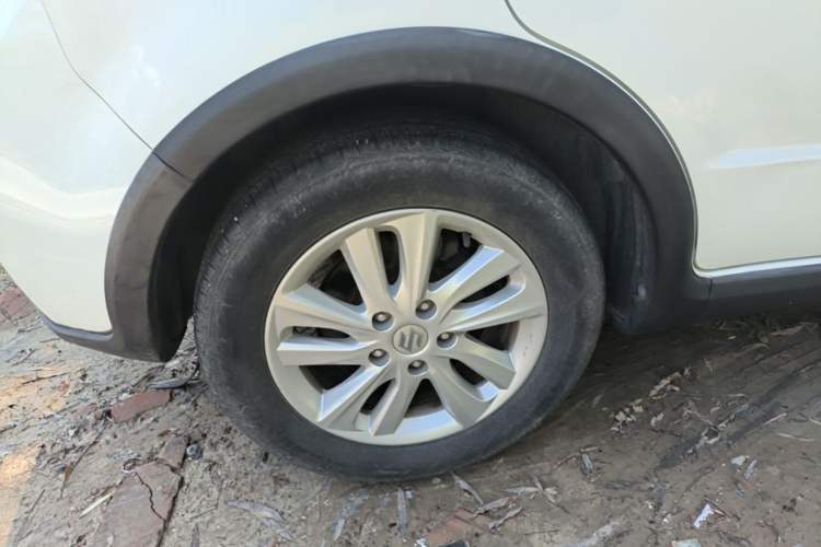 Used Suzuki SX4 2013 1.6L Manual CoolRide Model Exterior 5