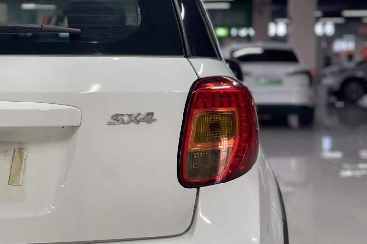 Used Suzuki SX4 2013 1.6L Manual CoolRide Model Exterior 6