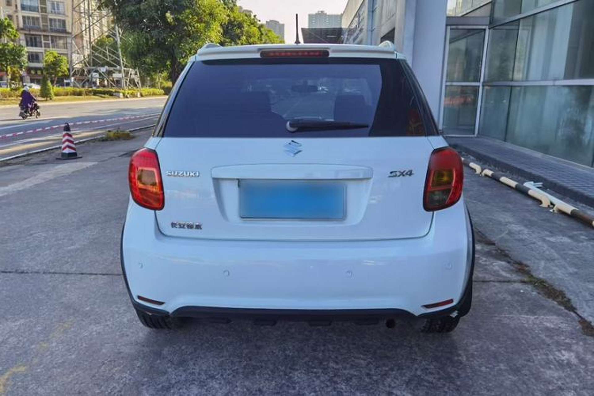 Used Suzuki SX4 2013 1.6L Manual CoolRide Model Exterior 6