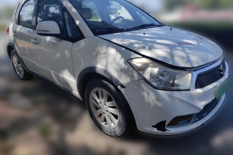 Used Suzuki SX4 2013 1.6L Manual CoolRide Model Front Right 45 Deg