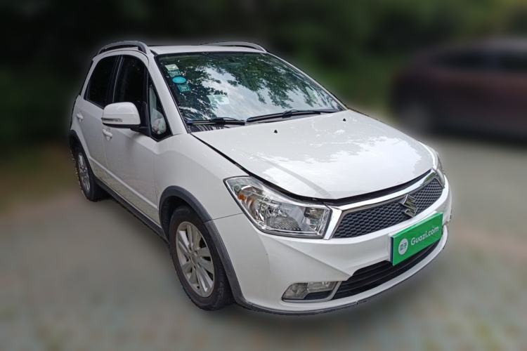 Used Suzuki SX4 2013 1.6L Manual CoolRide Model Front Right 45 Deg