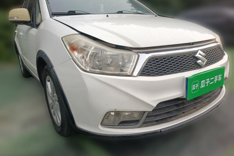 Used Suzuki SX4 2013 1.6L Automatic CoolRide Model Front Right 45 Deg