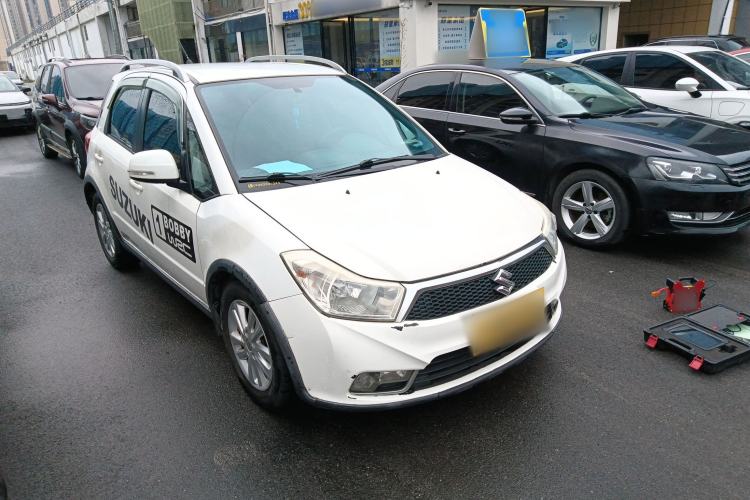 Used Suzuki SX4 2013 1.6L Manual CoolRide Model Front Right 45 Deg