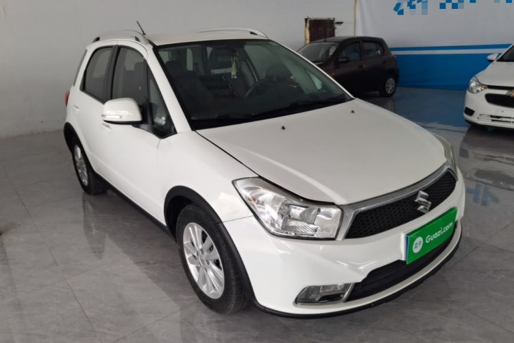 Used Suzuki SX4 2013 1.6L Manual CoolRide Model Front Right 45 Deg