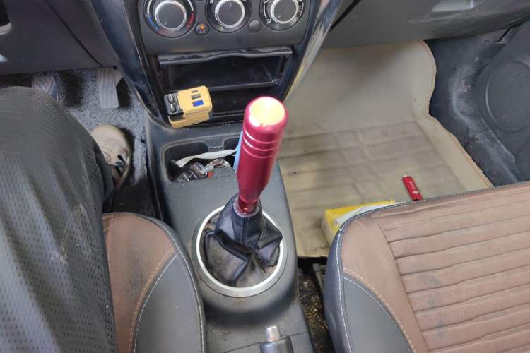Used Suzuki SX4 2013 1.6L Manual CoolRide Model Gear Lever
