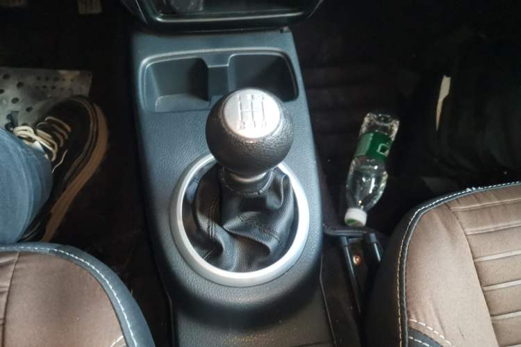 Used Suzuki SX4 2013 1.6L Manual CoolRide Model Gear Lever