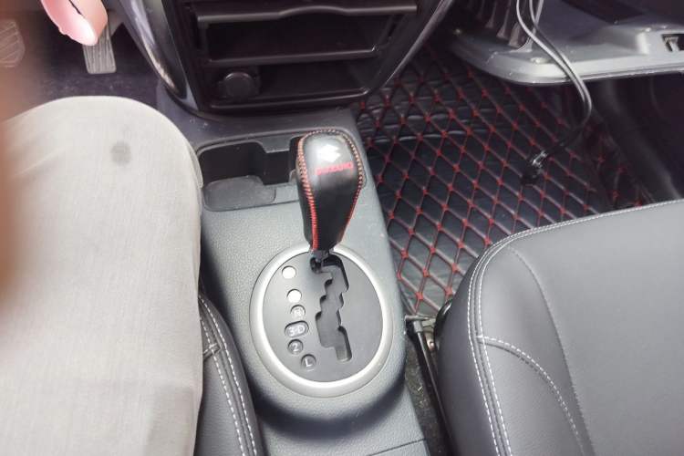 Used Suzuki SX4 2013 1.6L Automatic CoolRide Model Gear Lever