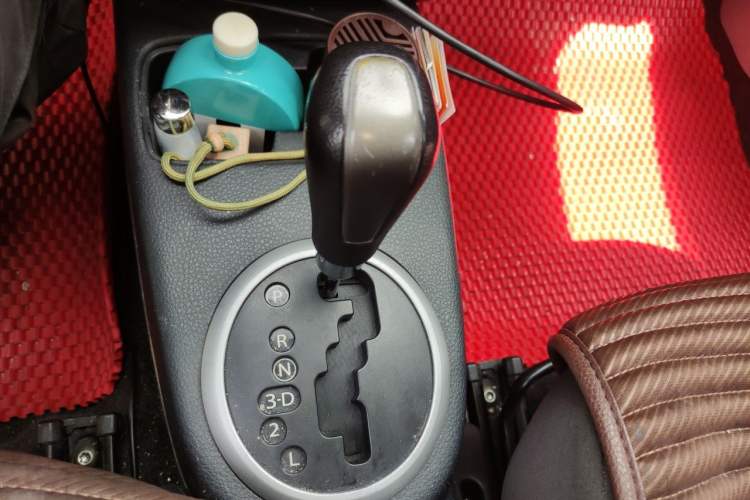 Used Suzuki SX4 2013 1.6L Automatic CoolRide Model Gear Lever