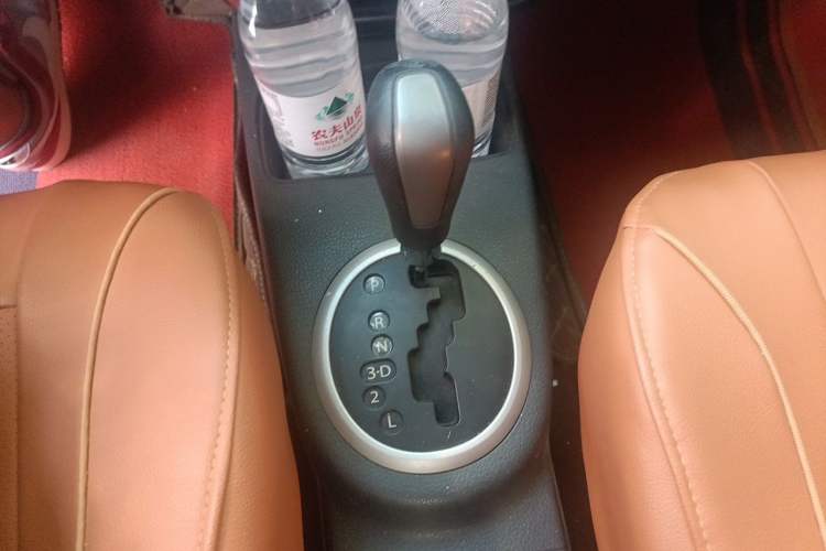 Used Suzuki SX4 2013 1.6L Automatic CoolRide Model Gear Lever