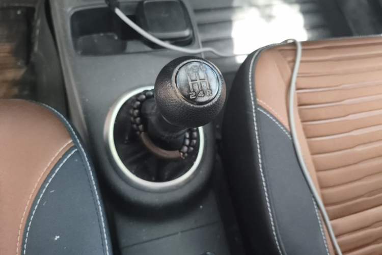 Used Suzuki SX4 2013 1.6L Manual CoolRide Model Gear Lever