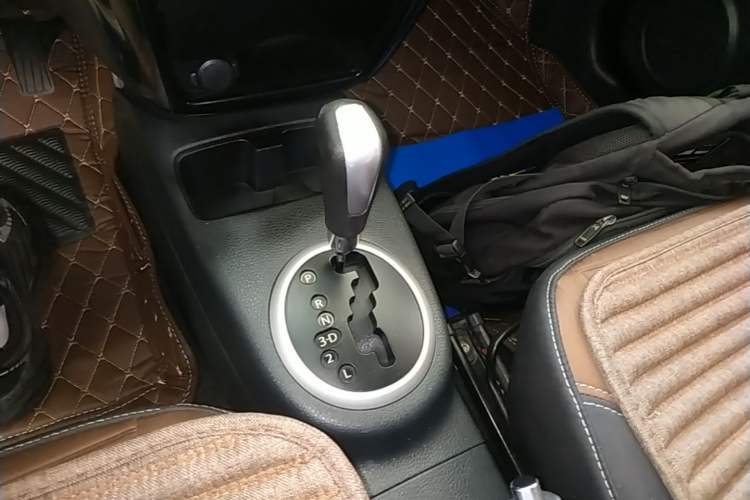 Used Suzuki SX4 2013 1.6L Automatic CoolRide Model Gear Lever