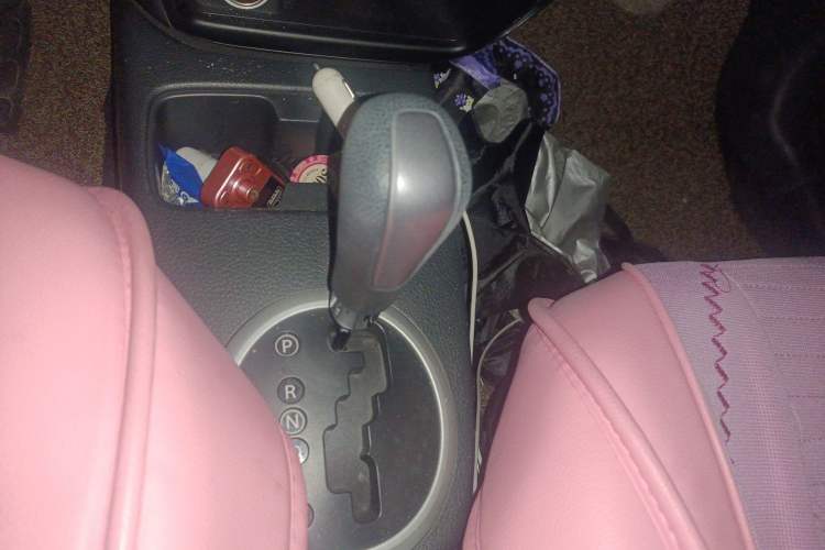 Used Suzuki SX4 2013 1.6L Automatic CoolRide Model Gear Lever