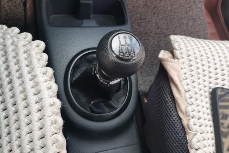 Used Suzuki SX4 2013 1.6L Manual CoolRide Model Gear Lever