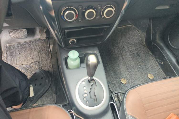 Used Suzuki SX4 2013 Koleos 1.6L Automatic Sport Model Gear Lever