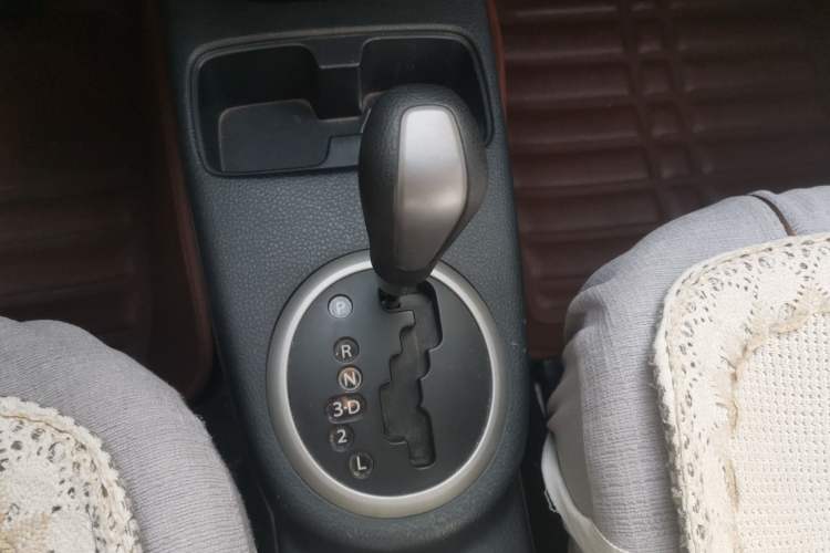 Used Suzuki SX4 2013 1.6L Automatic CoolRide Model Gear Lever