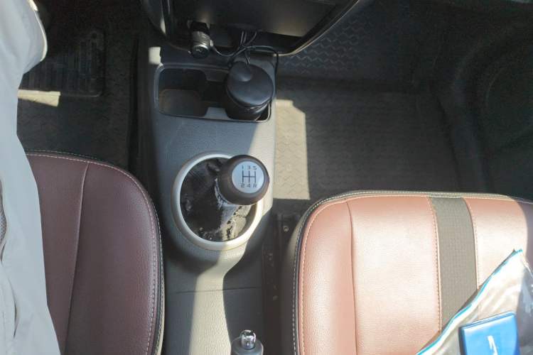 Used Suzuki SX4 2013 Koleos 1.6L Manual Sport Version Gear Lever