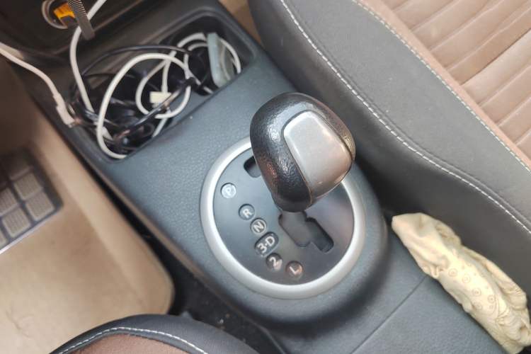Used Suzuki SX4 2013 1.6L Automatic CoolRide Model Gear Lever