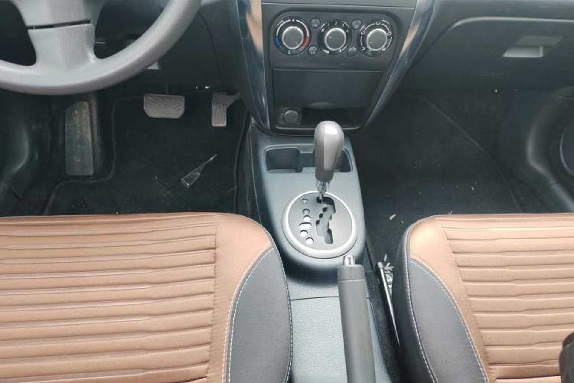 Used Suzuki SX4 2013 1.6L Automatic CoolRide Model Gear Lever
