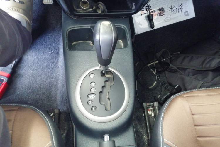 Used Suzuki SX4 2013 1.6L Automatic CoolRide Model Gear Lever