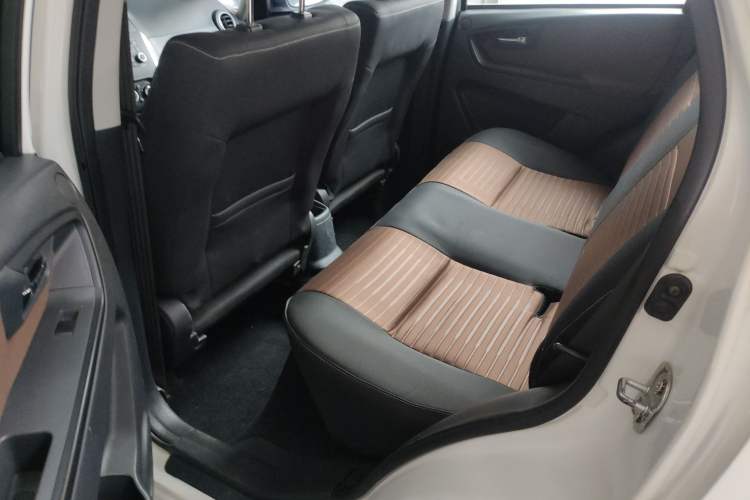 Used Suzuki SX4 2013 1.6L Automatic CoolRide Model Interior 1