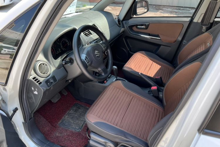 Used Suzuki SX4 2013 1.6L Automatic CoolRide Model Interior 1