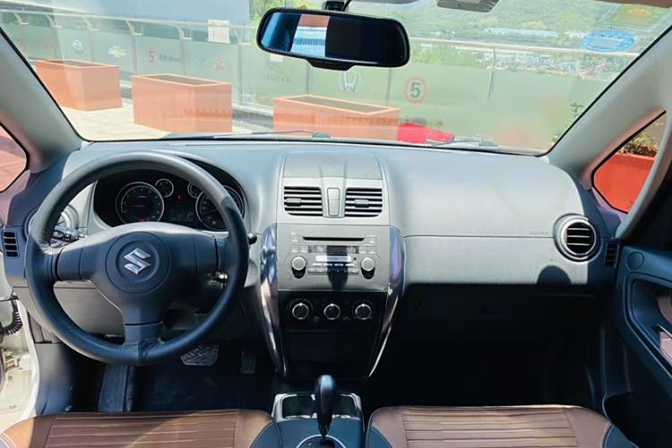 Used Suzuki SX4 2013 1.6L Automatic CoolRide Model Interior 1