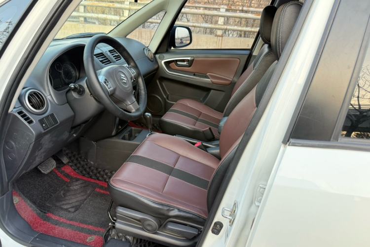 Used Suzuki SX4 2013 Koleos 1.6L Automatic 20th Anniversary 3G Smart Edition Interior 1
