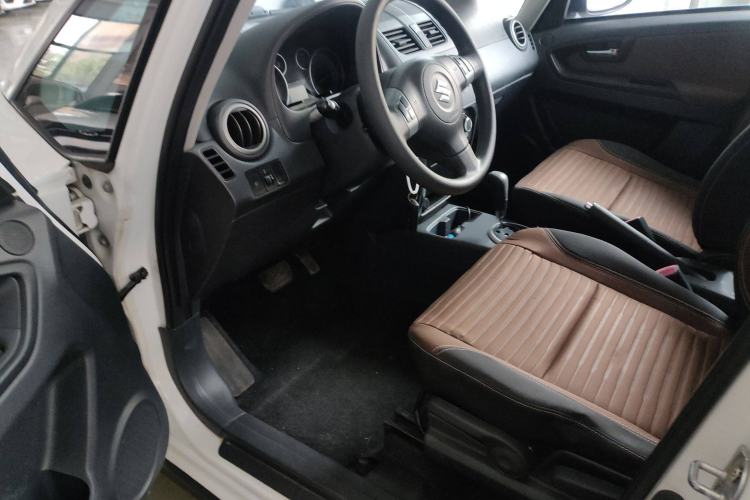 Used Suzuki SX4 2013 1.6L Automatic CoolRide Model Interior 2