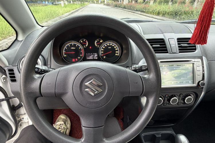 Used Suzuki SX4 2013 1.6L Automatic CoolRide Model Interior 2