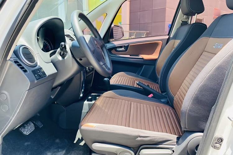 Used Suzuki SX4 2013 1.6L Automatic CoolRide Model Interior 2