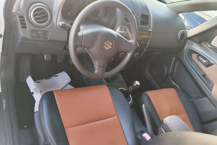 Used Suzuki SX4 2013 1.6L Manual CoolRide Model Interior 3