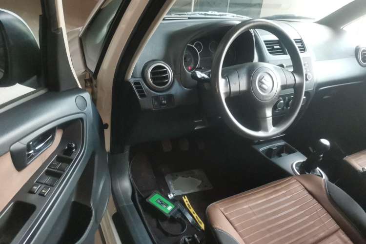 Used Suzuki SX4 2013 1.6L Manual CoolRide Model Interior 3
