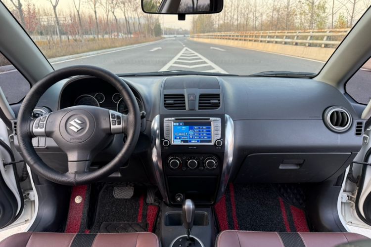 Used Suzuki SX4 2013 Koleos 1.6L Automatic 20th Anniversary 3G Smart Edition Interior 3