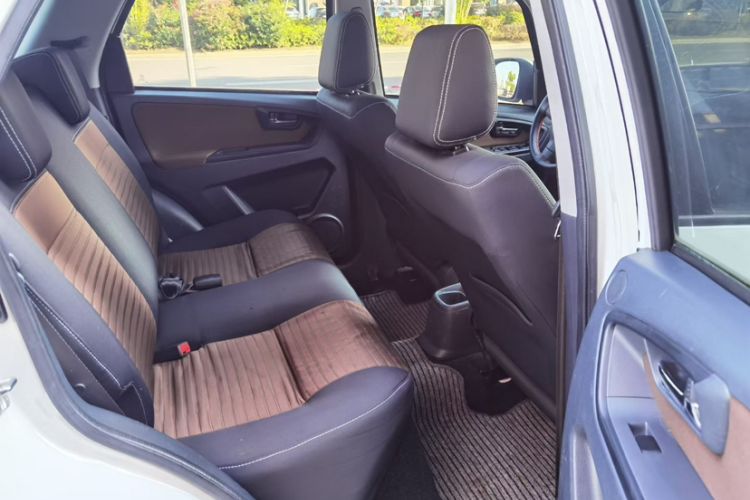 Used Suzuki SX4 2013 1.6L Manual CoolRide Model Interior 4