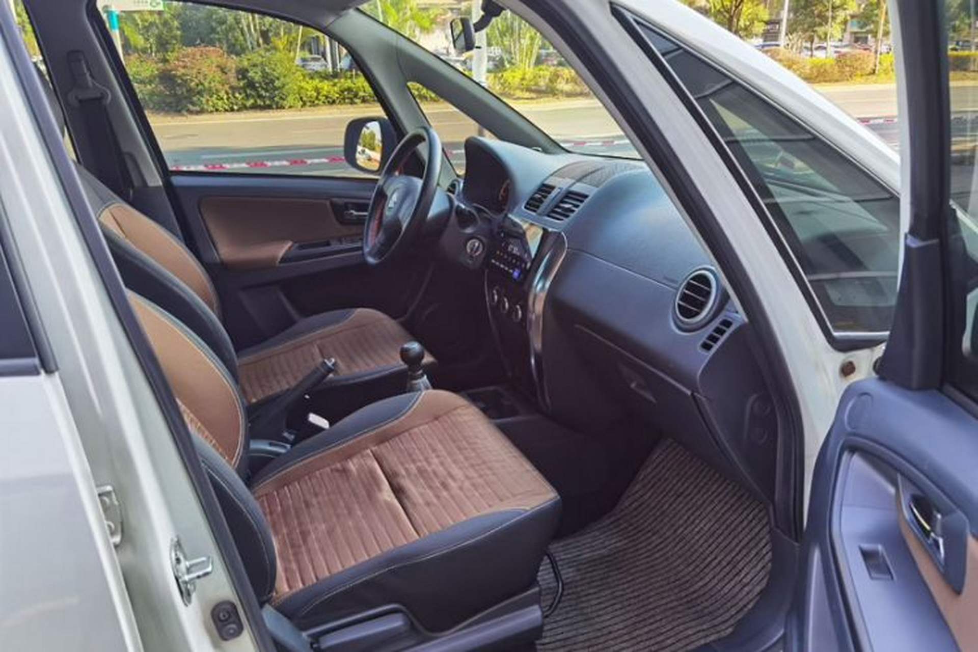 Used Suzuki SX4 2013 1.6L Manual CoolRide Model Interior 6