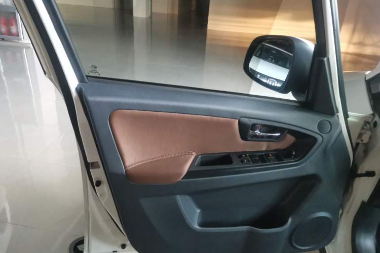 Used Suzuki SX4 2013 1.6L Manual CoolRide Model Interior 7